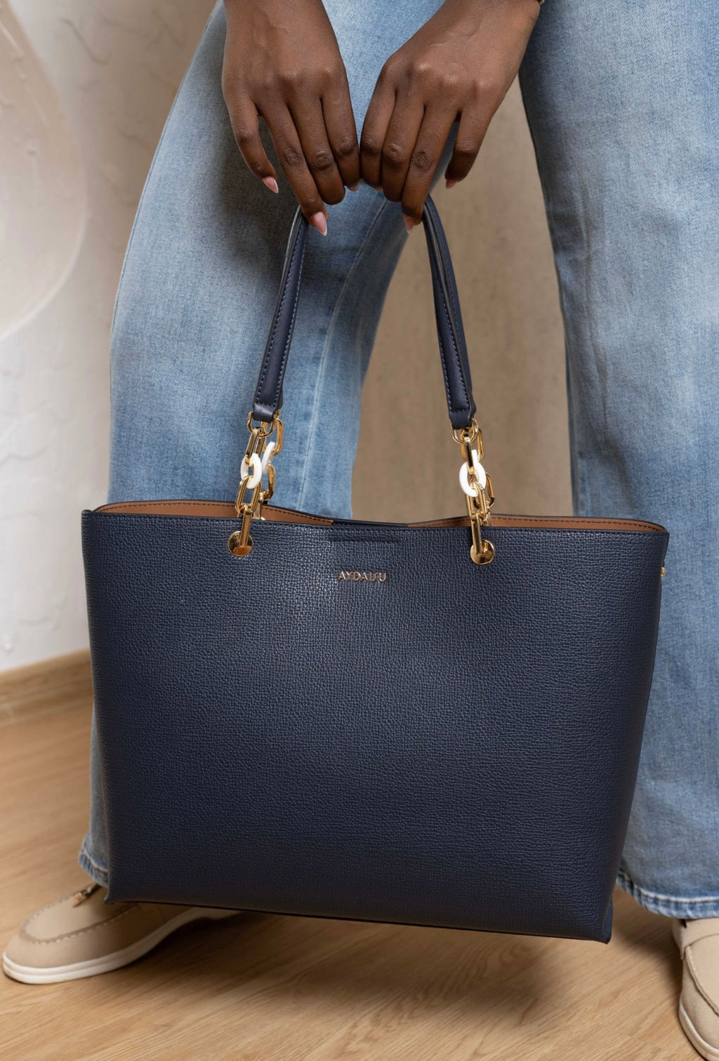 Everlily Tote