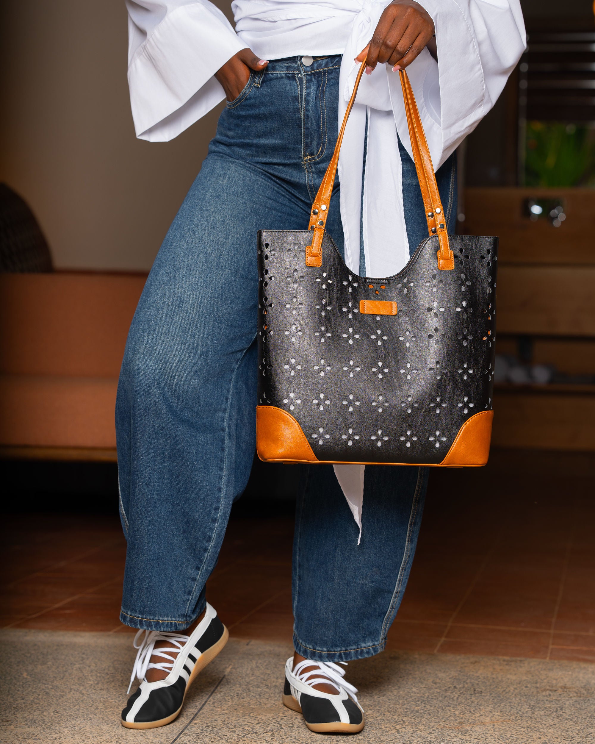Liora cutwork tote