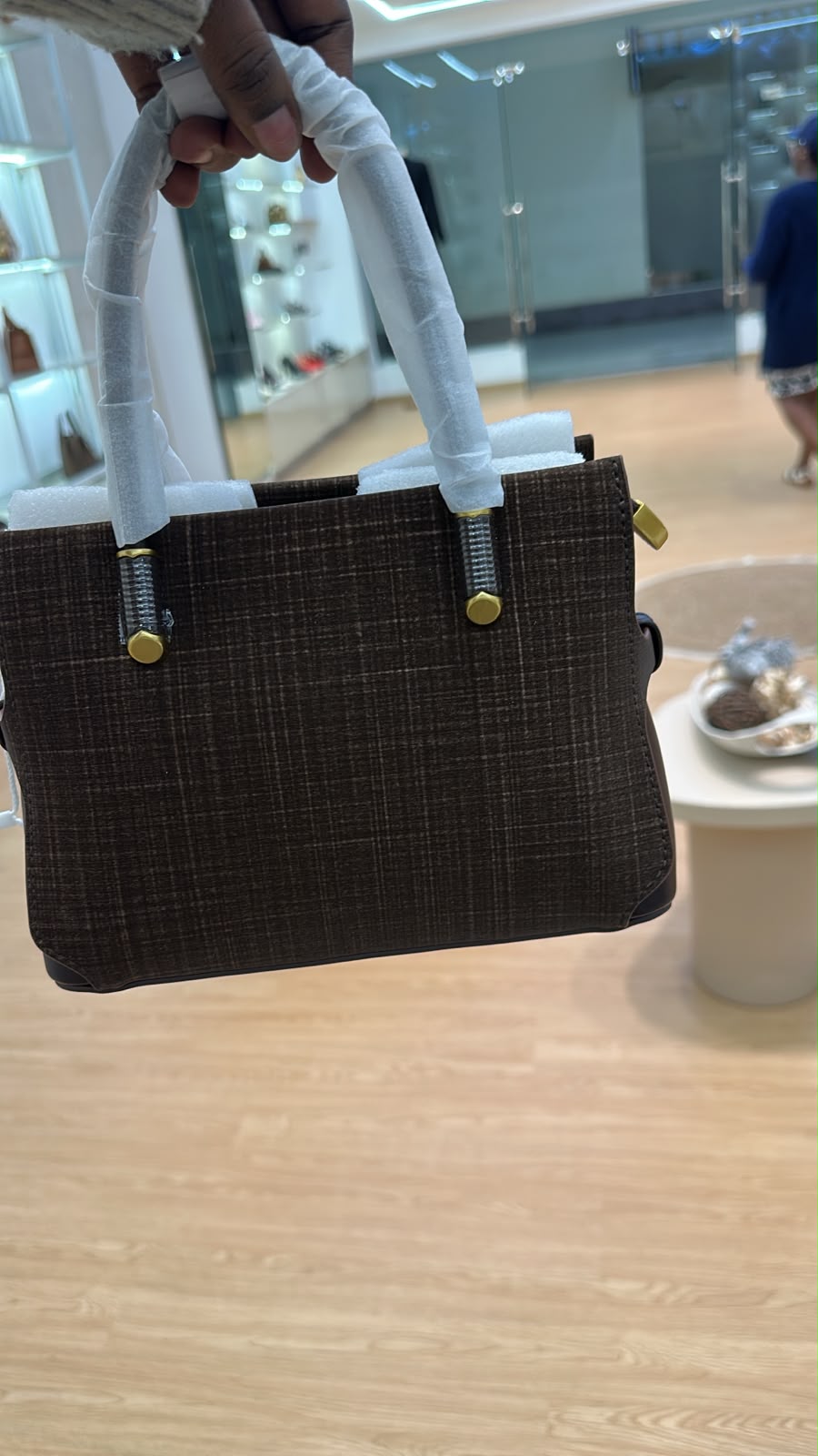 Laurell Luxe